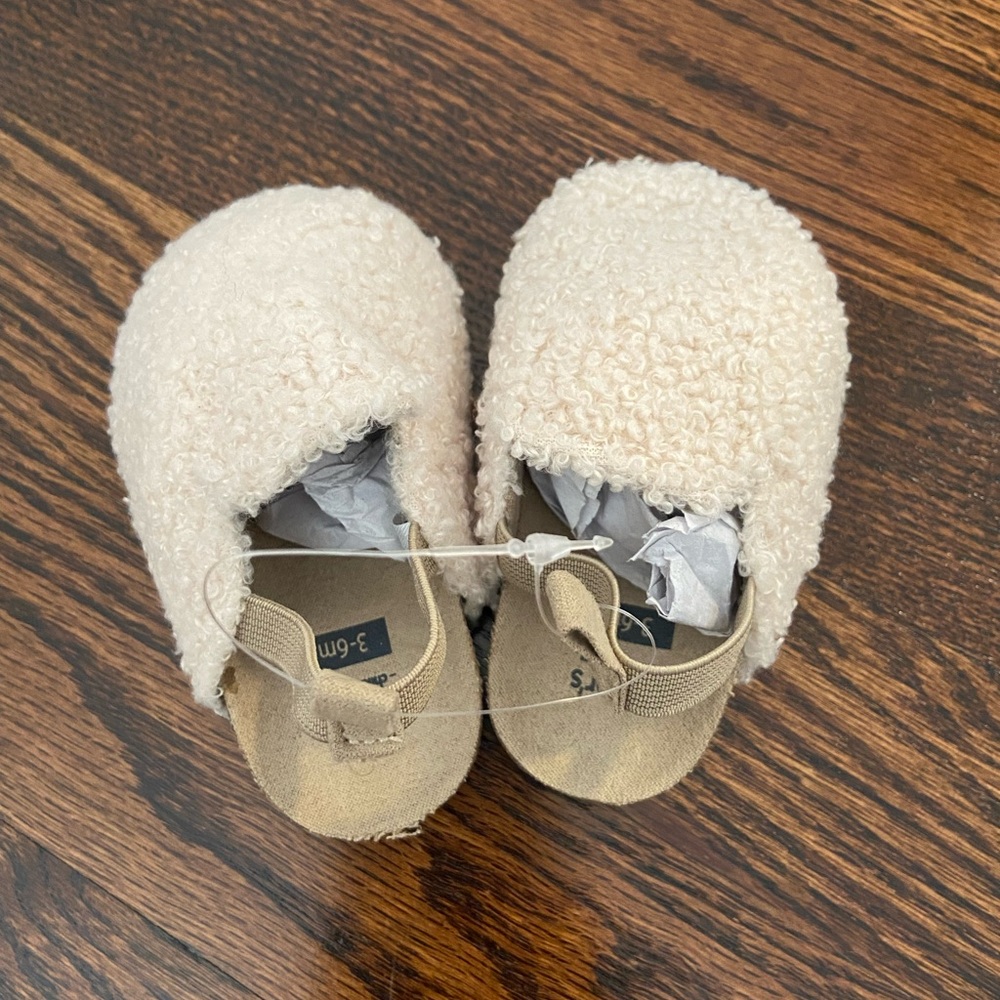 NEW Carter's Child of Mine Baby Clogs (3-6 months)